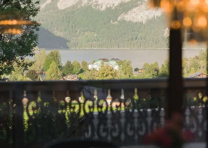 Seeblick - Your Austrian * Altaussee